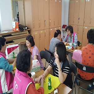 특별활동(손마사지-웰빙뷰터봉사단)